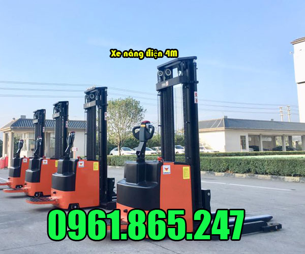 Xe nâng tay đứng lái